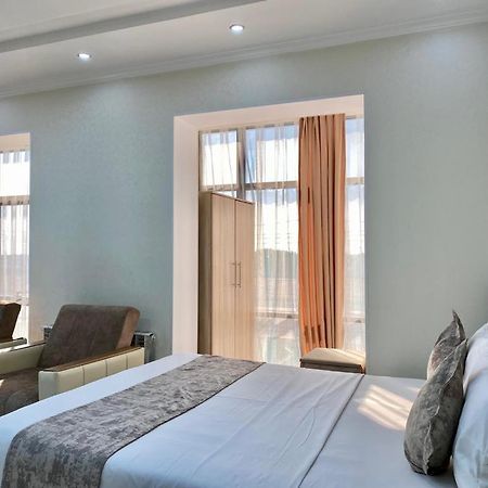 Comfort Hotel Turkistan Luaran gambar